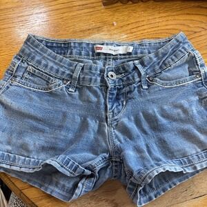 Levi's Shorty Shorts Women's Medium Wash Denim Hot Y2K‎ Size 1 Five Pocket Retro